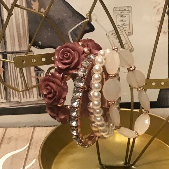 New 5 Piece Fashion Stretch Bracelet Set Mauve - Picture 3 of 16